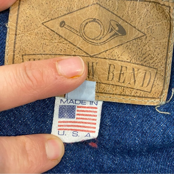 Willow Bend Jean Jacket Denim Jacket with Cabin Scene
Size Medium - Picture 8 of 11